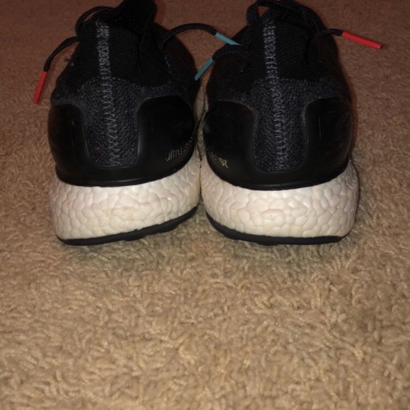 Uncaged ultra boost size 8.5 - Picture 4 of 7